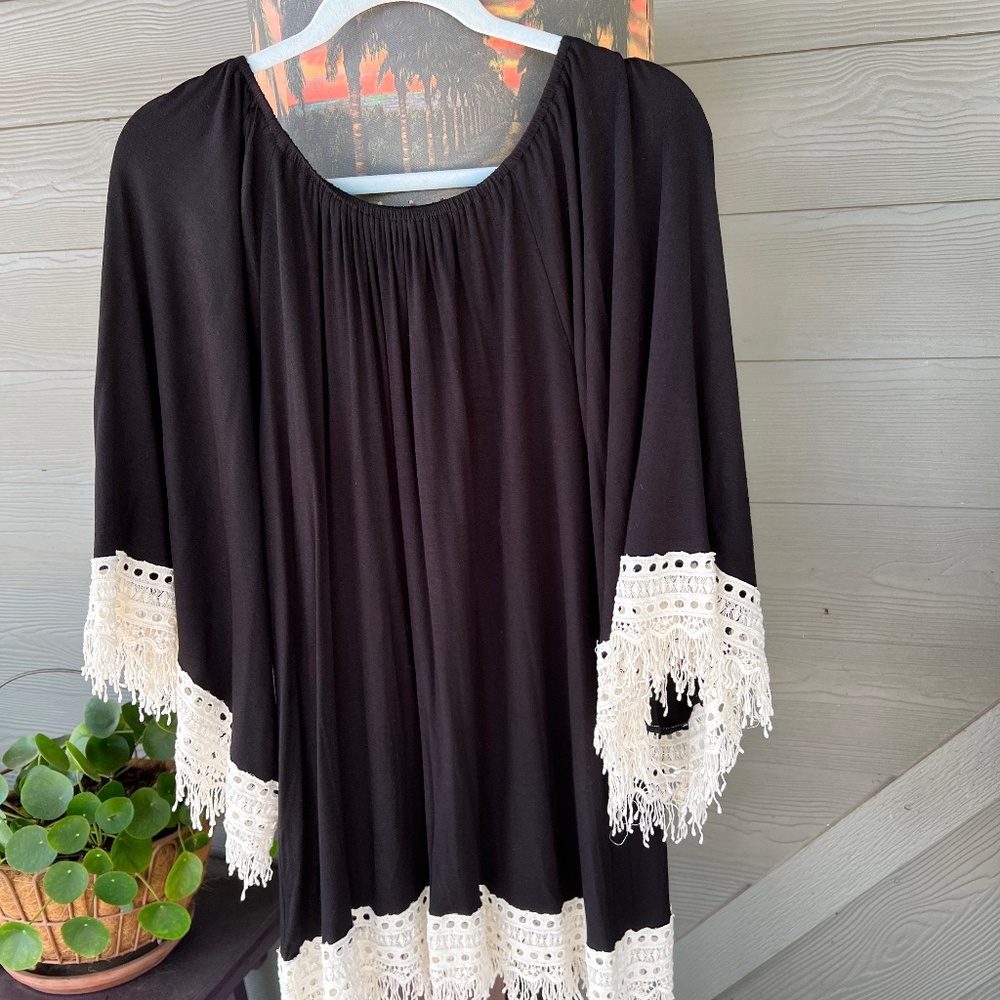 Tunic type black top with white crocket fringe size Medium